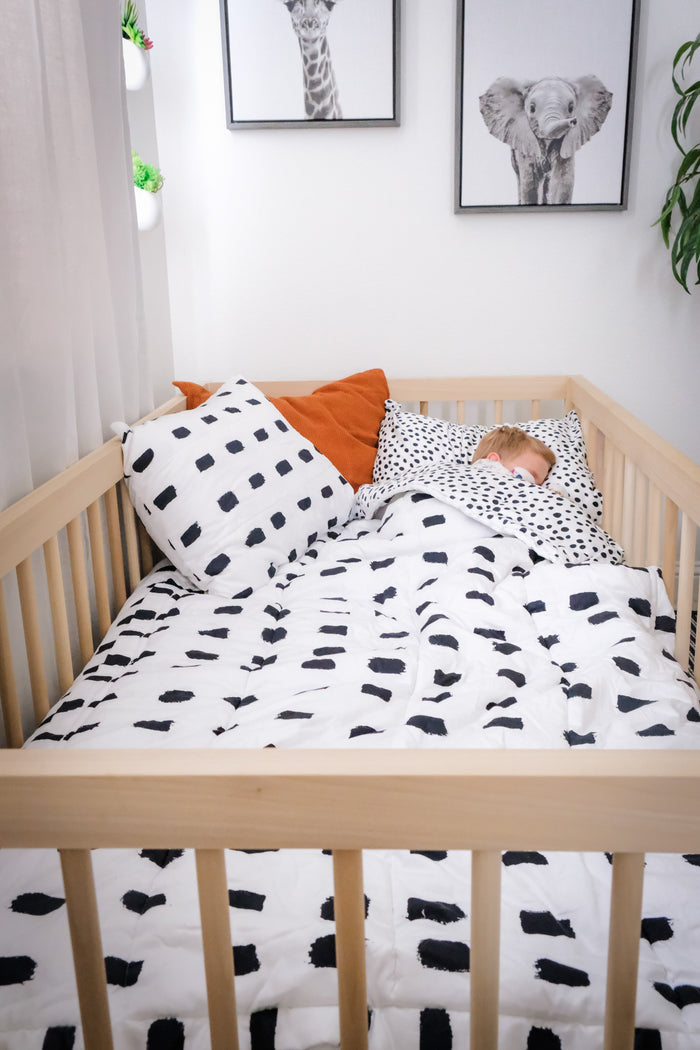 Creating a Sleep-Friendly Toddler Bedroom 🌙✨