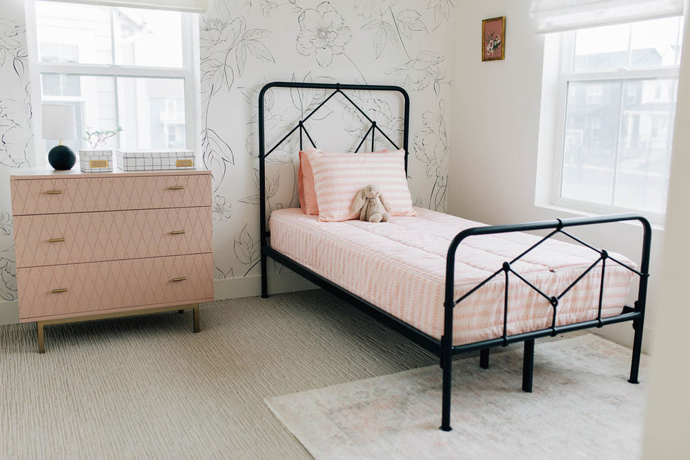 
                  
                    Twinkle Toes Zipper Bedding
                  
                