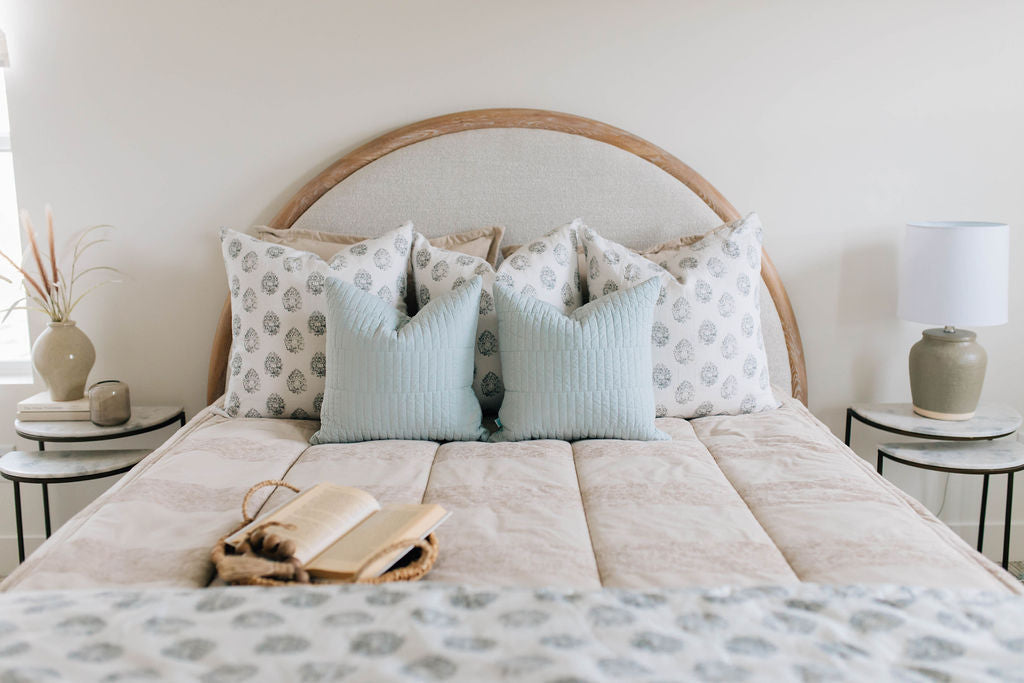
                  
                    Halston Luxe Beddy's
                  
                