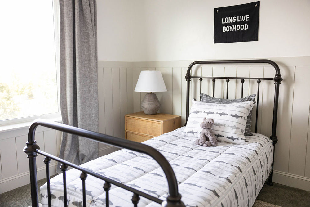 
                  
                    Great White Zipper Bedding
                  
                