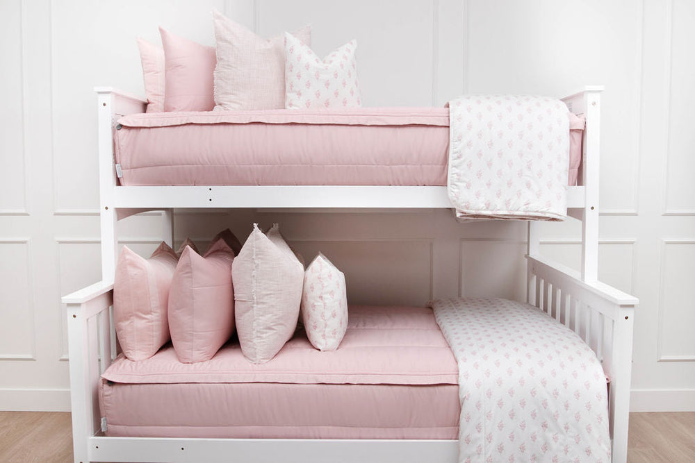 
                  
                    Ella Beddy's
                  
                