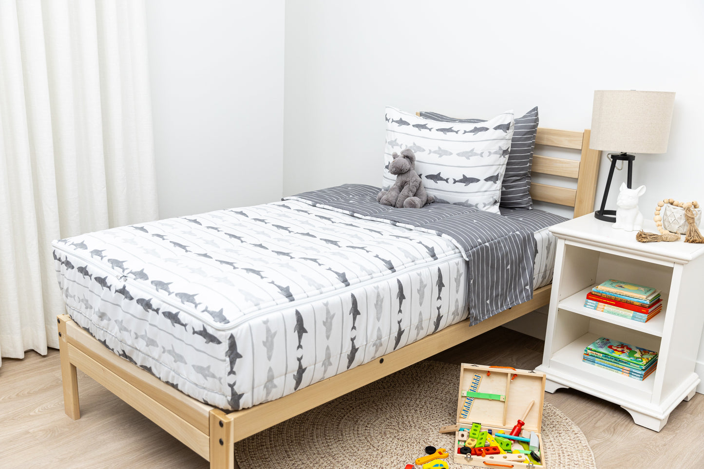 
                  
                    Great White Zipper Bedding
                  
                
