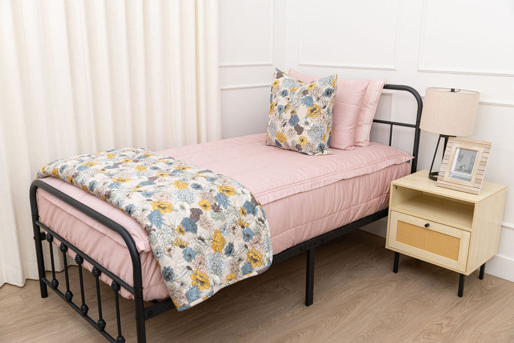 
                  
                    Ella Beddy's
                  
                