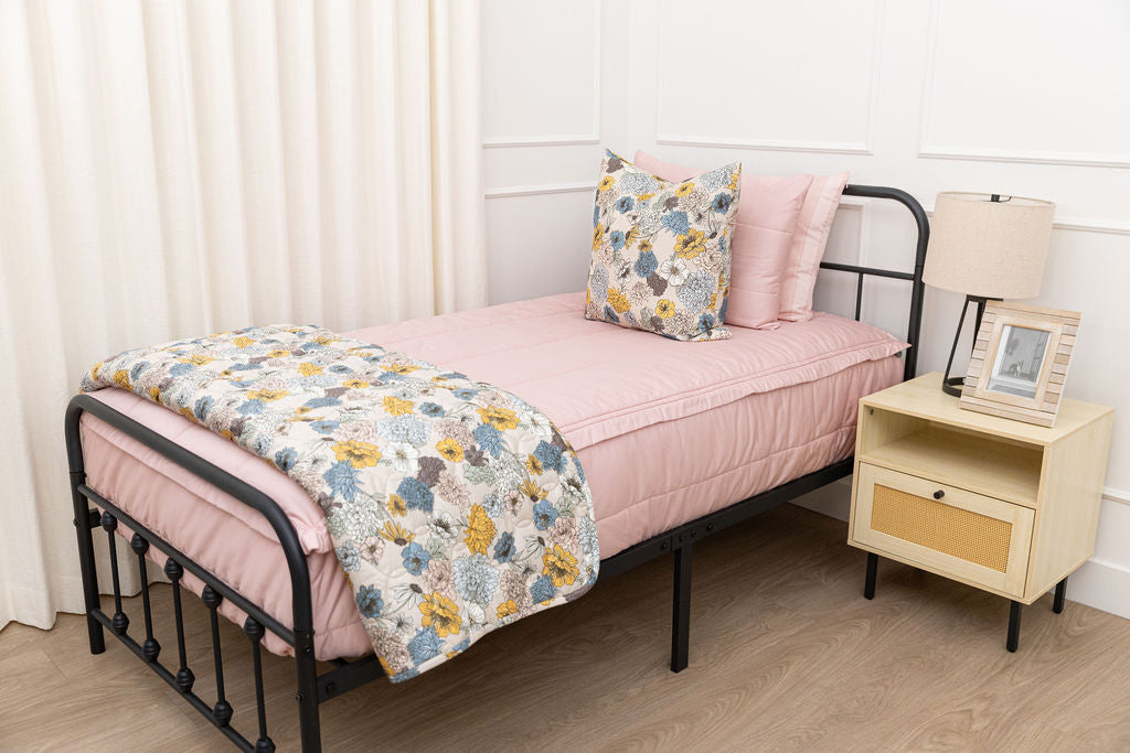 
                  
                    Ella Beddy's
                  
                