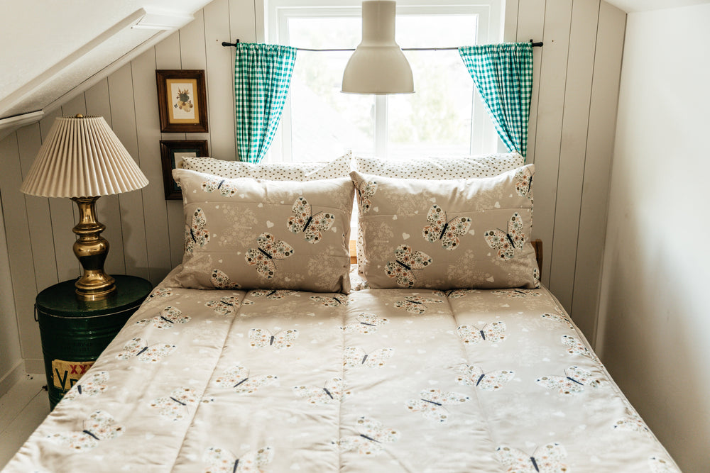 
                  
                    Butterfly Love Zipper Bedding
                  
                