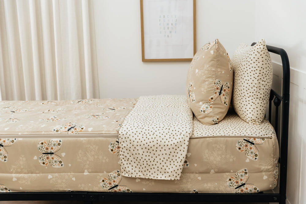 
                  
                    Butterfly Love Zipper Bedding
                  
                