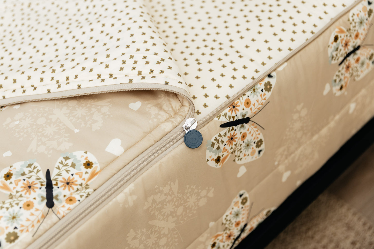 
                  
                    Butterfly Love Zipper Bedding
                  
                