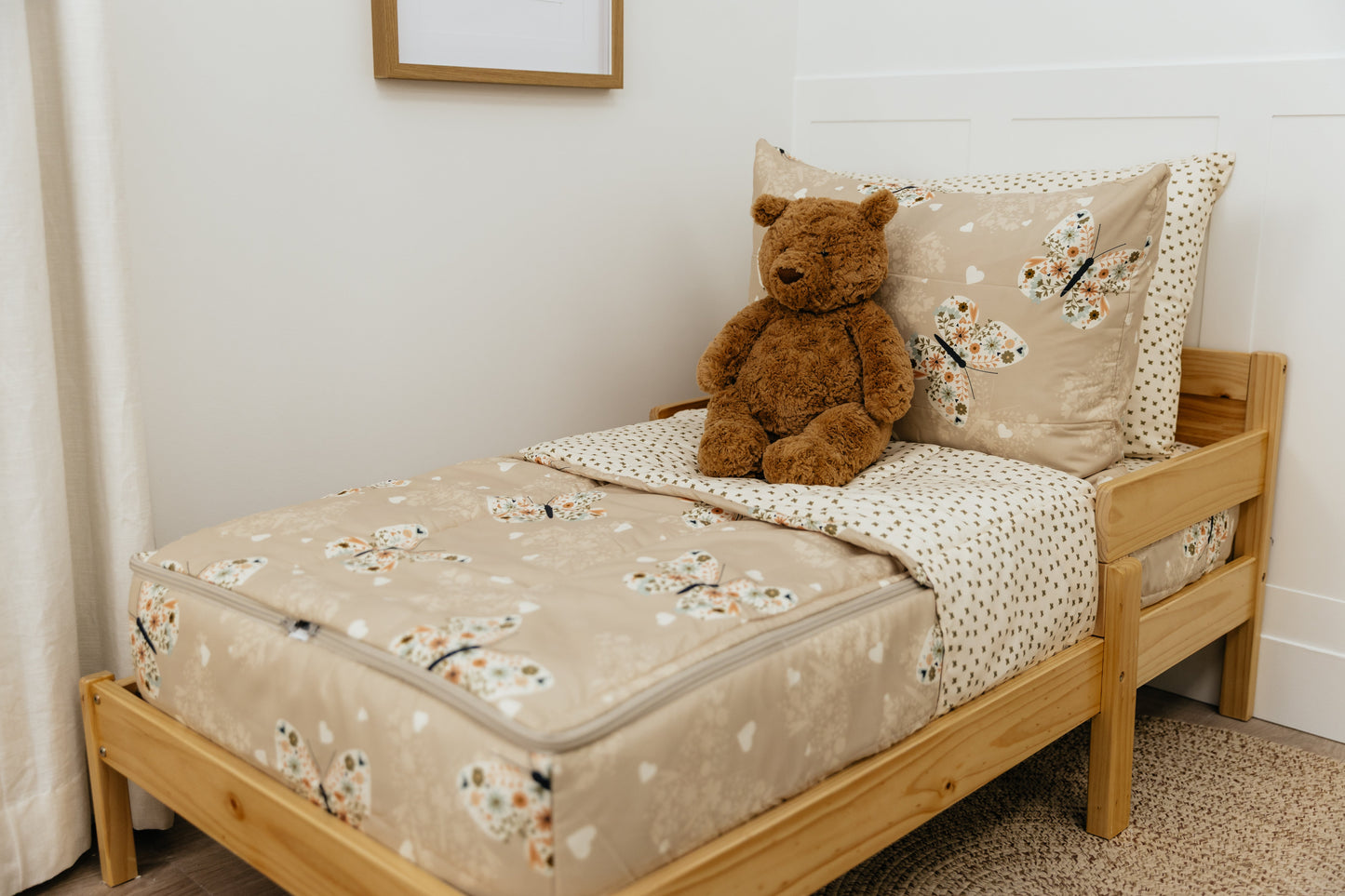 
                  
                    Butterfly Love Zipper Bedding
                  
                