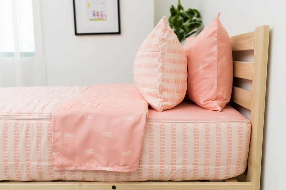 
                  
                    Twinkle Toes Zipper Bedding
                  
                