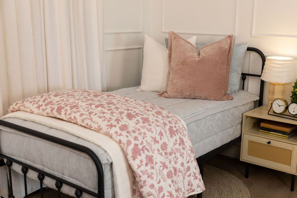 
                  
                    Jane Luxe Beddy's
                  
                