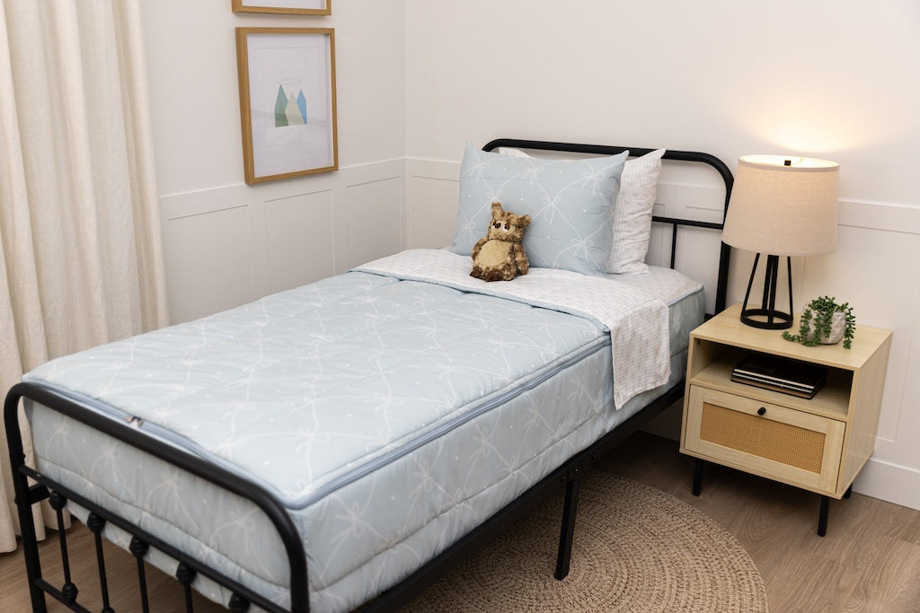 
                  
                    Tied With A Bow Zipper Bedding
                  
                