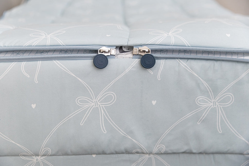 
                  
                    Tied With A Bow Zipper Bedding
                  
                